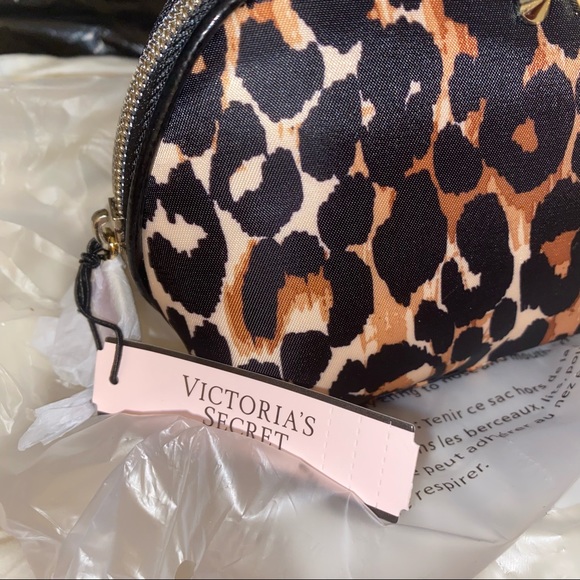 VS Dome Leopard Beauty Cosmetics Travel Bag w/Lip Charm Zipper - Picture 6 of 6